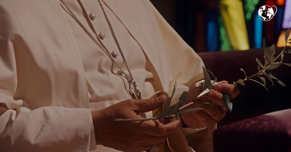 Pray with tge Pope: Fie disarm efe t and peace March 2026.
