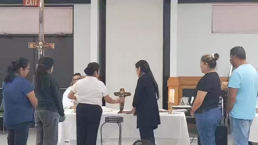 The Schoenstatt Family of Tampa Bay offering its Capital of Grace before the Cro