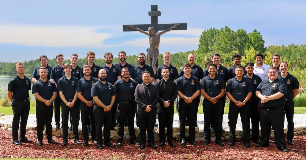 Ocho nuevos seminaristas se unen a la Diócesis de San Petersburgo