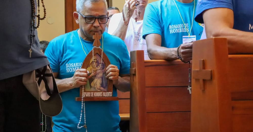 Pope Leo XIV: Pray the Rosary in October for peace among peoples in conflict.